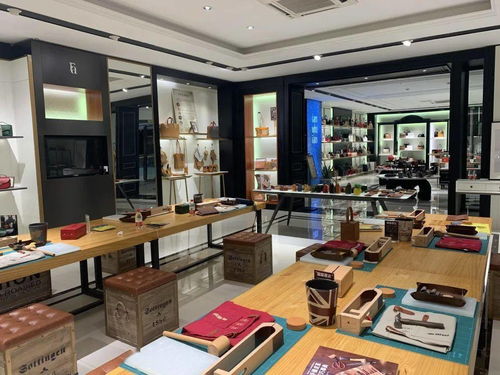 4个年轻人创业,如今工厂店足足三层,海宁这家厂的产品,太多人在用...